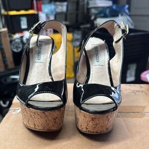 Steve Madden Black and Tan Platform Sandals